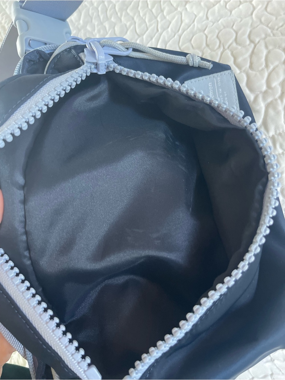 Lululemon All Day Essentials 2.5L Belt Bag/Crossbody Bag/Fanny Pack in Navy Blue - Picture 13 of 15